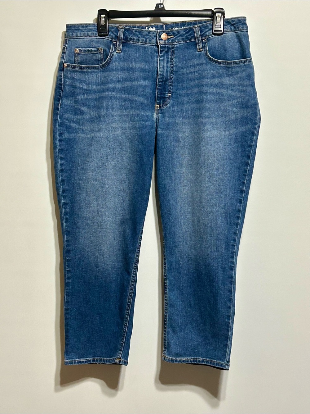 Lee Mid-Blue Cropped Capri Jeans